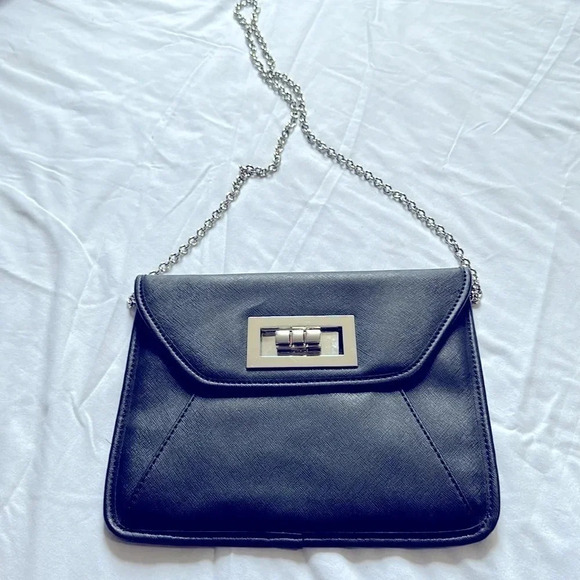 Apt. 9 Handbags - Apt 9 black chain handle crossbody